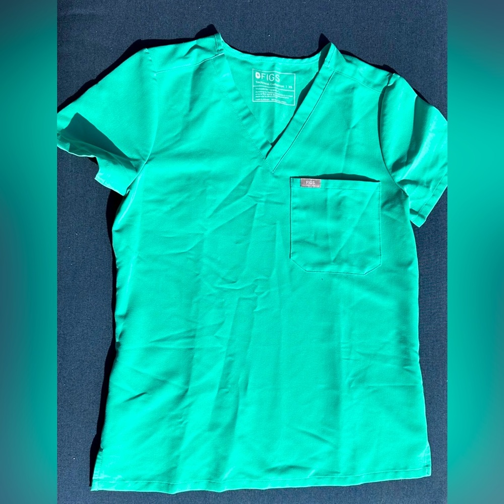 Figs Surgical Green Scrub Top